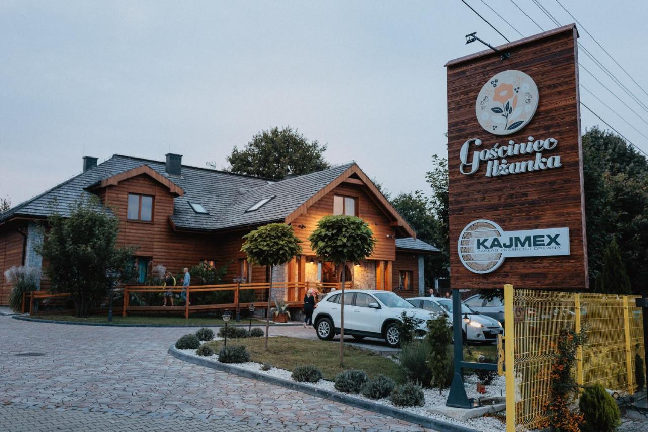 Gosciniec Ilzanka Acomodação com café da manhã Exterior foto